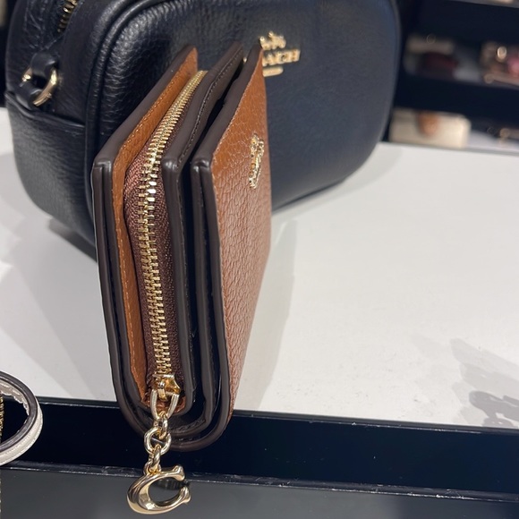 Coach Snap Wallet
IM/Redwood - Picture 9 of 16